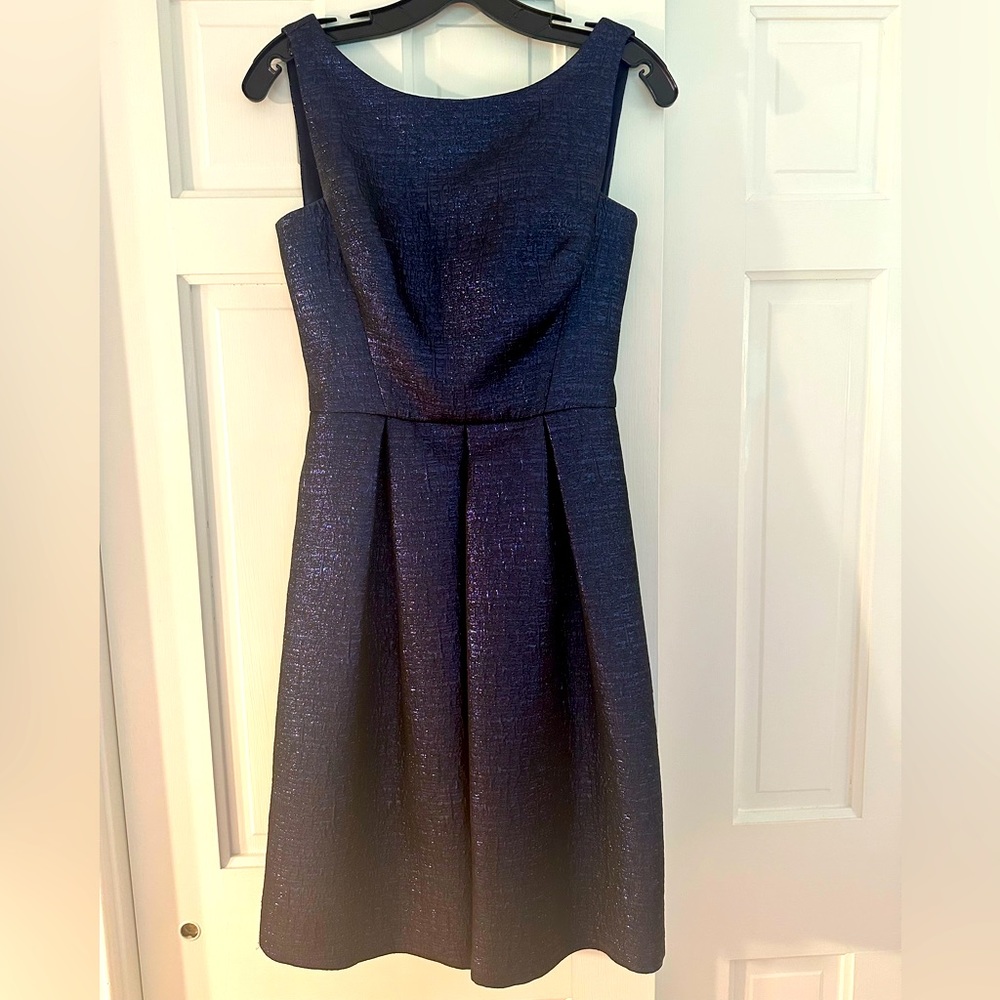 GREAT HOLIDAY DRESS! Like new Kay Unger metallic navy cocktail dress size 2